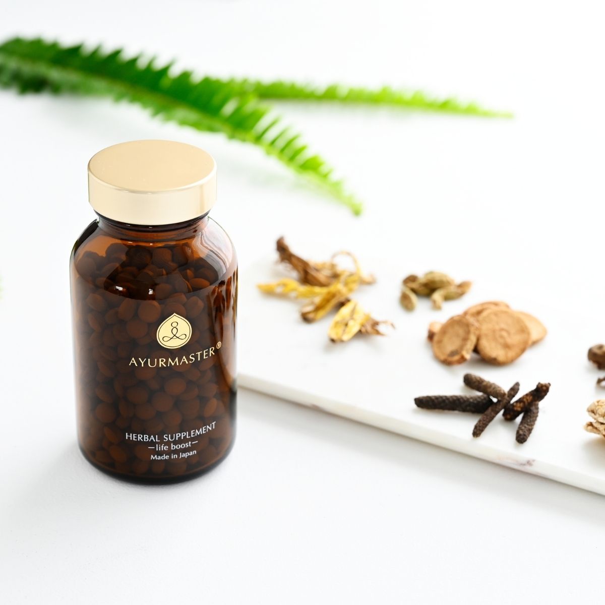 40種類のアーユルヴェーダハーブの総合力で若々しく快適な毎日をサポート